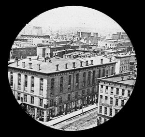 Vue nord-ouest depuis le palais de justice avant l